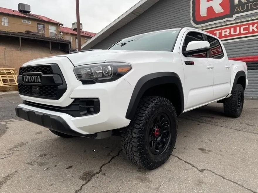 2019 Toyota Tacoma TRD Pro photo 1
