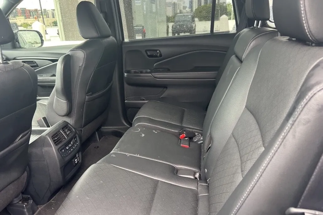 2022 Honda Passport Elite photo 1