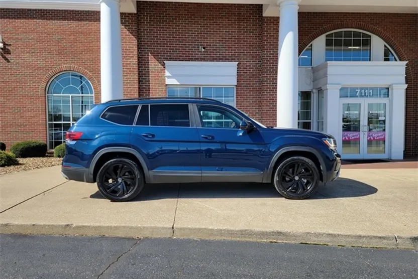 2022 Volkswagen Atlas V6 SE Technology photo 1