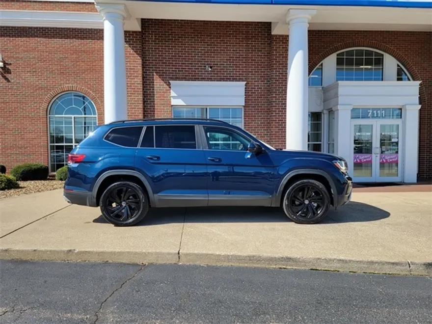 2022 Volkswagen Atlas V6 SE Technology photo 1