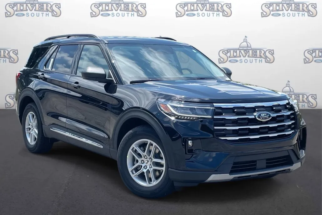 2025 Ford Explorer ST-Line photo 1