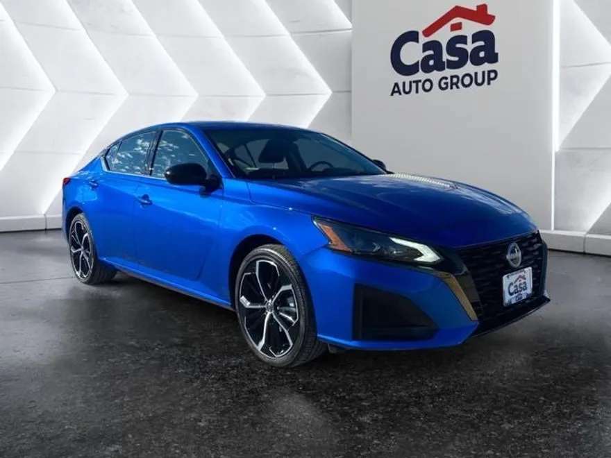 2025 Nissan Altima 2.5 SR photo 1