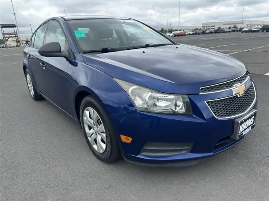 2013 Chevrolet Cruze LS photo 1