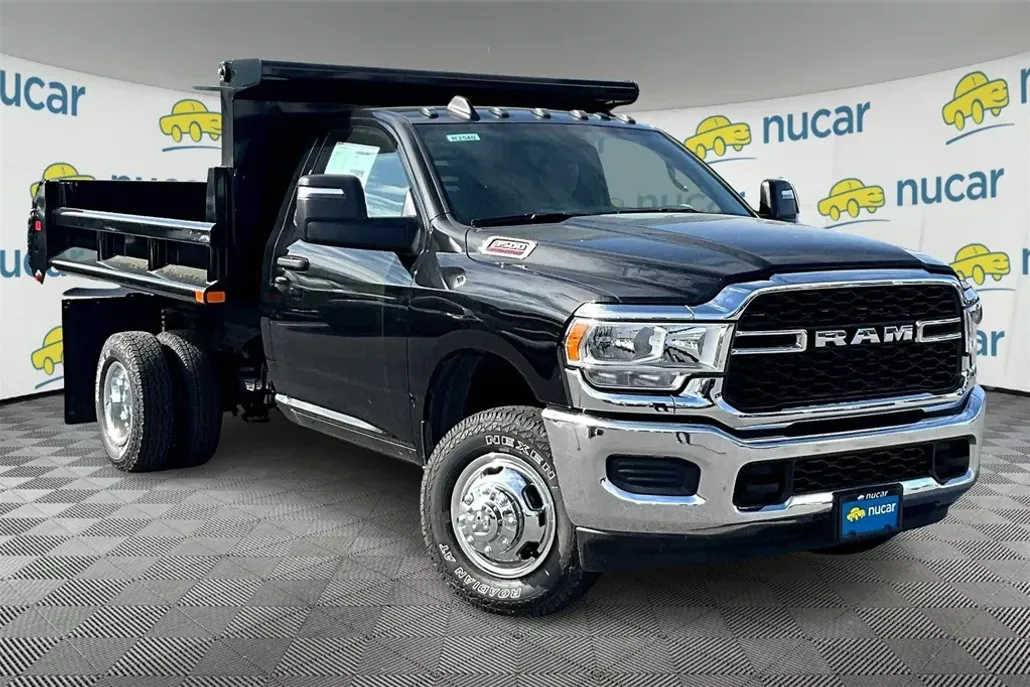 2024 Ram 3500 Tradesman photo 1