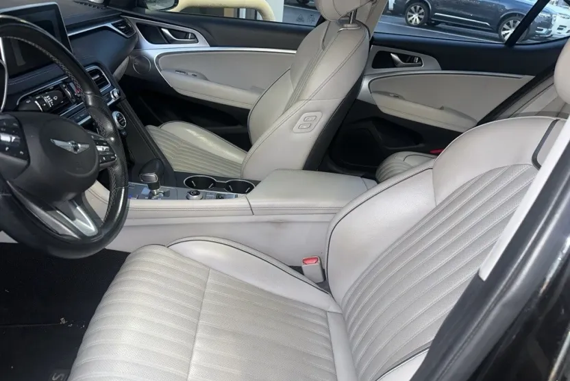2019 Genesis G70 3.3T Advanced photo 1