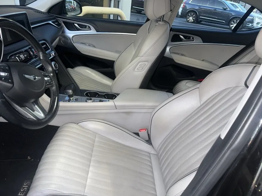 2019 Genesis G70 3.3T Advanced photo 1