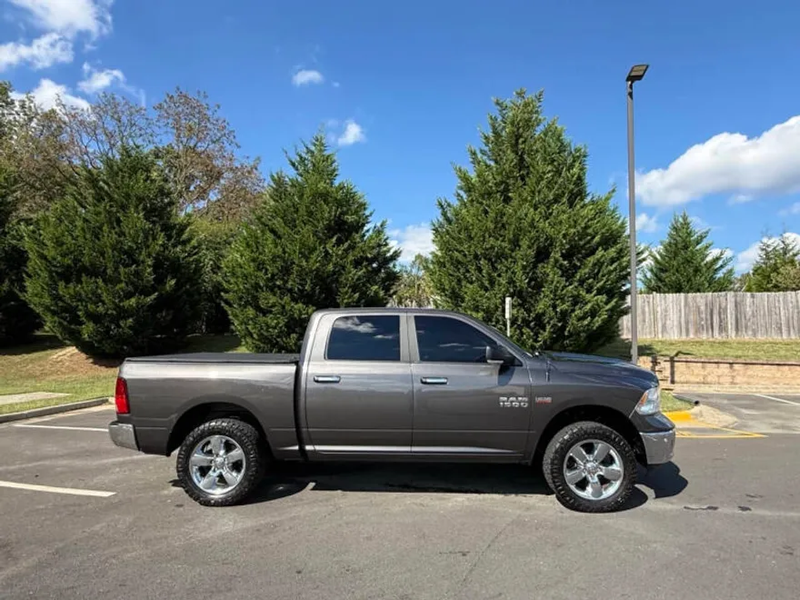 2017 Ram 1500 SLT photo 1