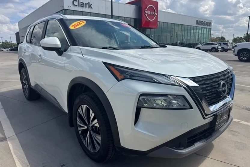 2023 Nissan Rogue SV photo 1