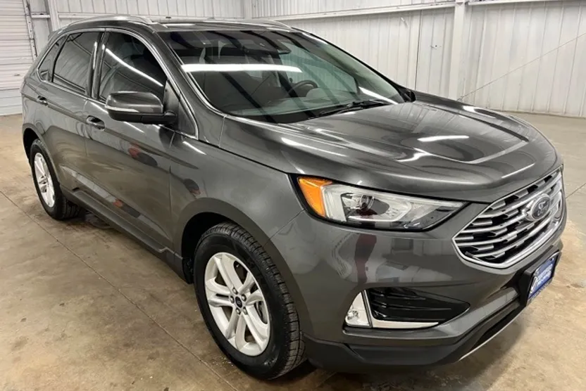2019 Ford Edge SEL photo 1