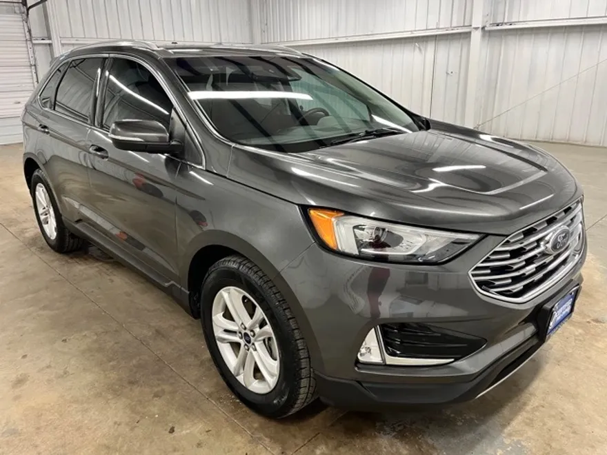 2019 Ford Edge SEL photo 1