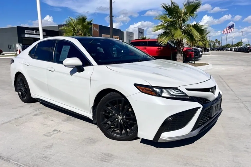 2021 Toyota Camry XSE photo 1