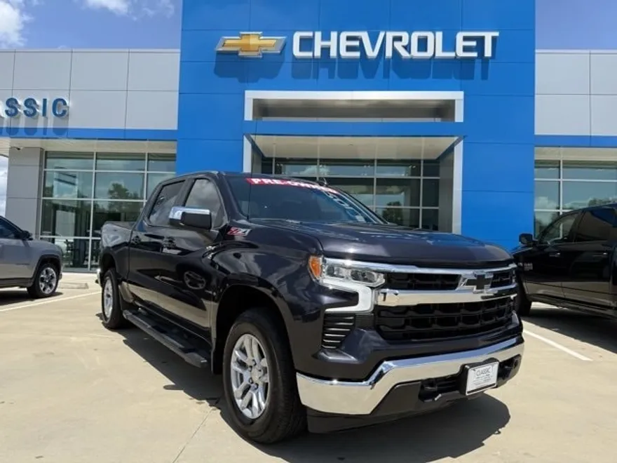 2023 Chevrolet Silverado 1500 LT photo 1