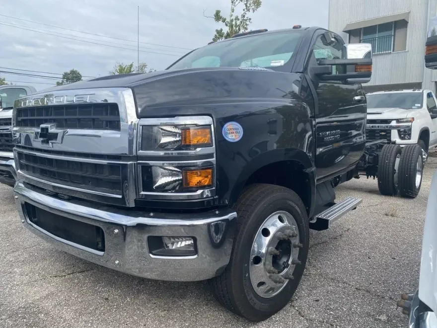 2024 Chevrolet Silverado 5500HD Work Truck photo 1