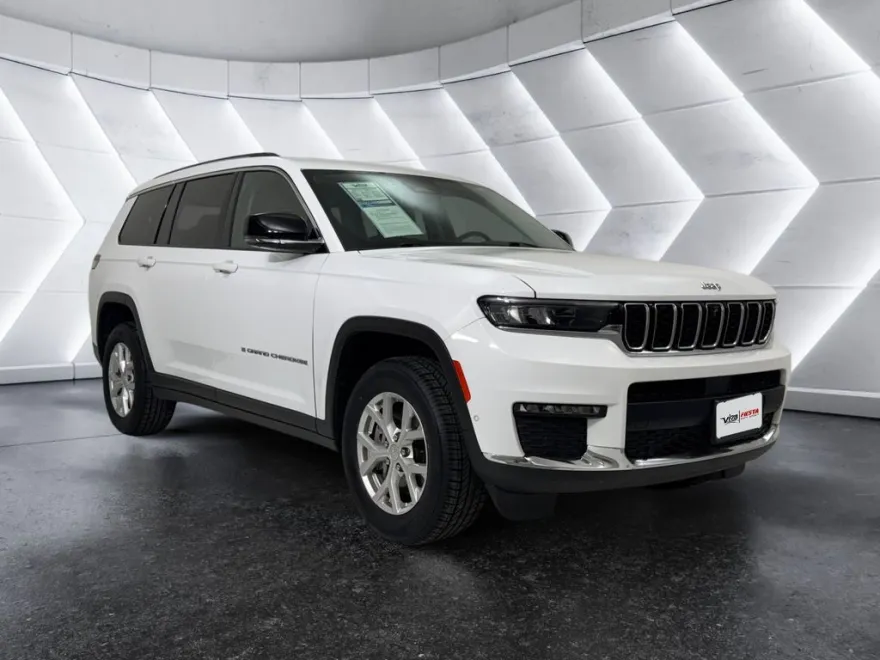 2023 Jeep Grand Cherokee Limited photo 1