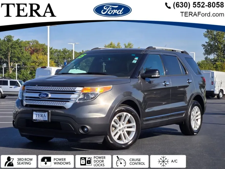 2015 Ford Explorer XLT photo 1