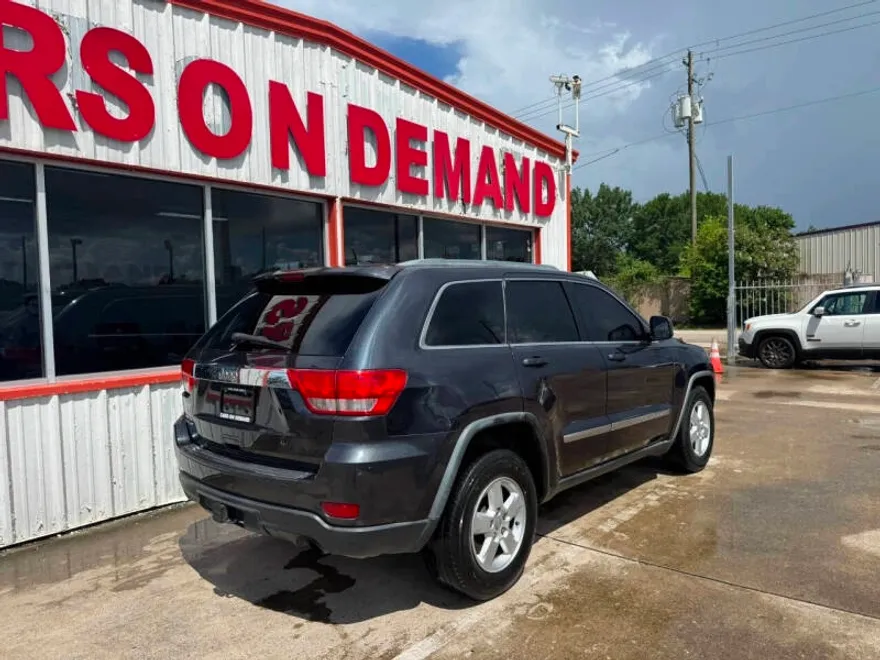2012 Jeep Grand Cherokee Laredo photo 1
