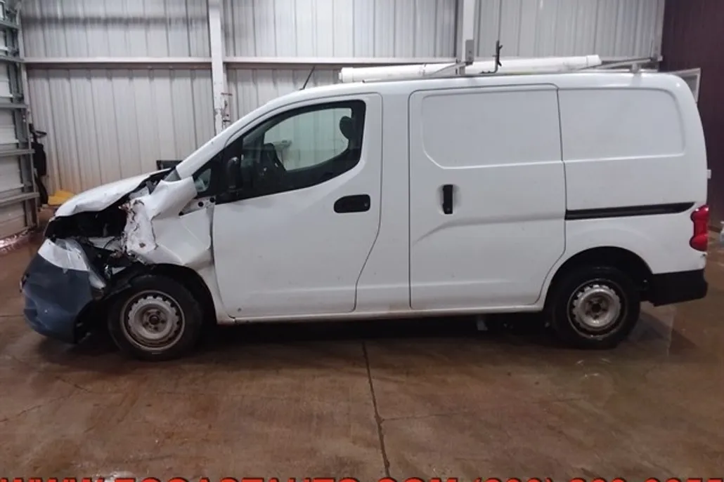 2017 Nissan NV200 S photo 1