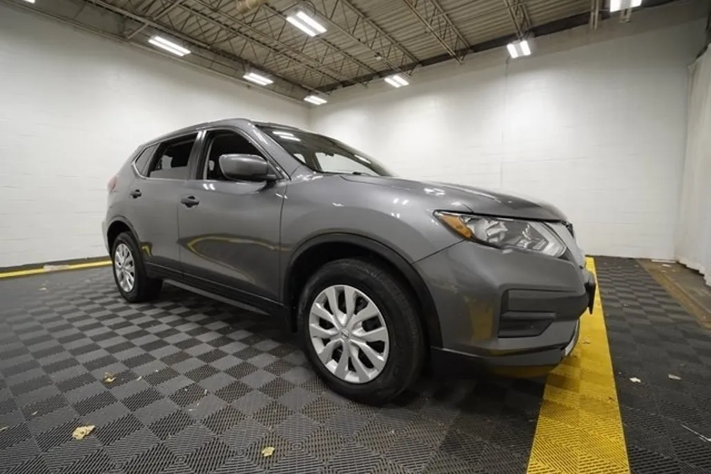 2019 Nissan Rogue S photo 1