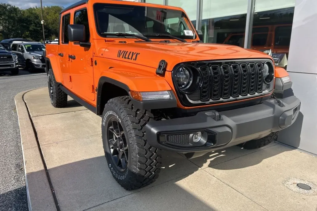 2025 Jeep Gladiator Willys photo 1
