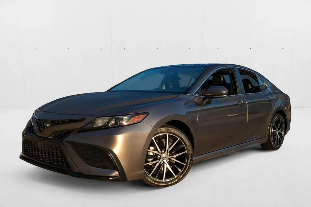 2024 Toyota Camry SE photo 1