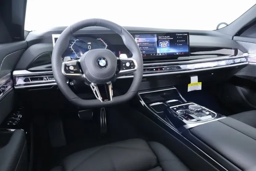 2025 Bmw 740i photo 1