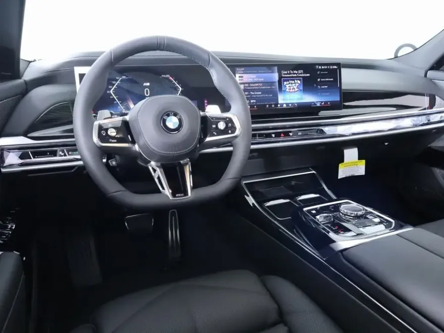 2025 Bmw 740i photo 1