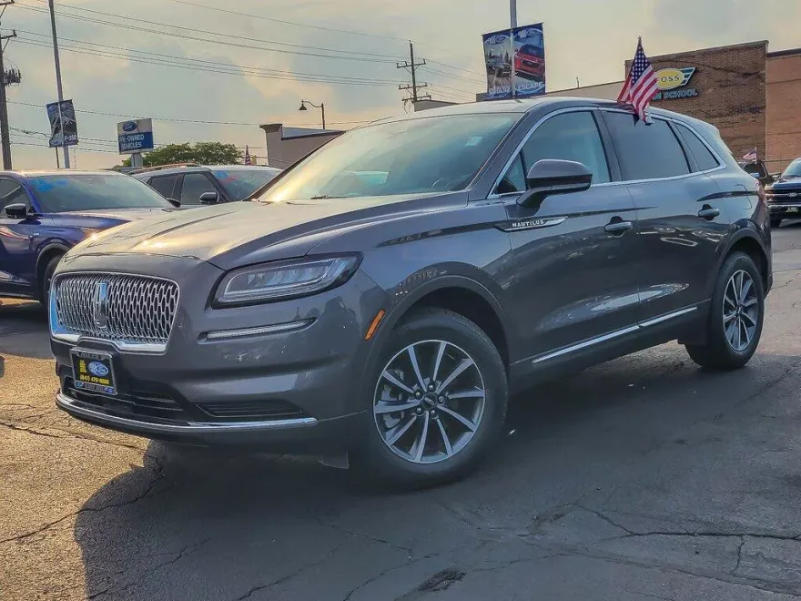 2022 Lincoln Nautilus Standard photo 1