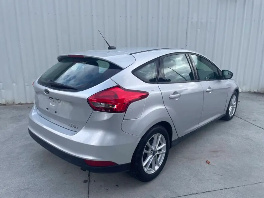 2016 Ford Focus SE photo 1