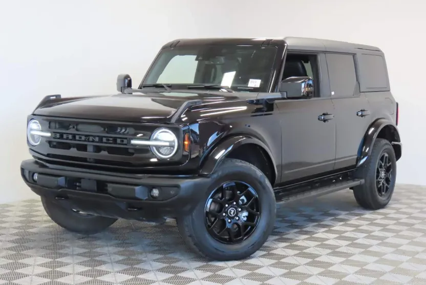 2024 Ford Bronco Outer Banks photo 1