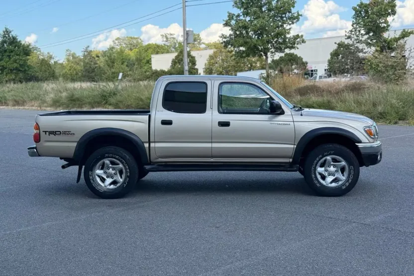 2002 Toyota Tacoma Double Cab 4x4 photo 1