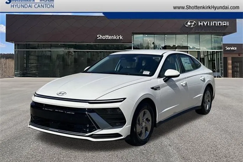 2025 Hyundai Sonata SE photo 1
