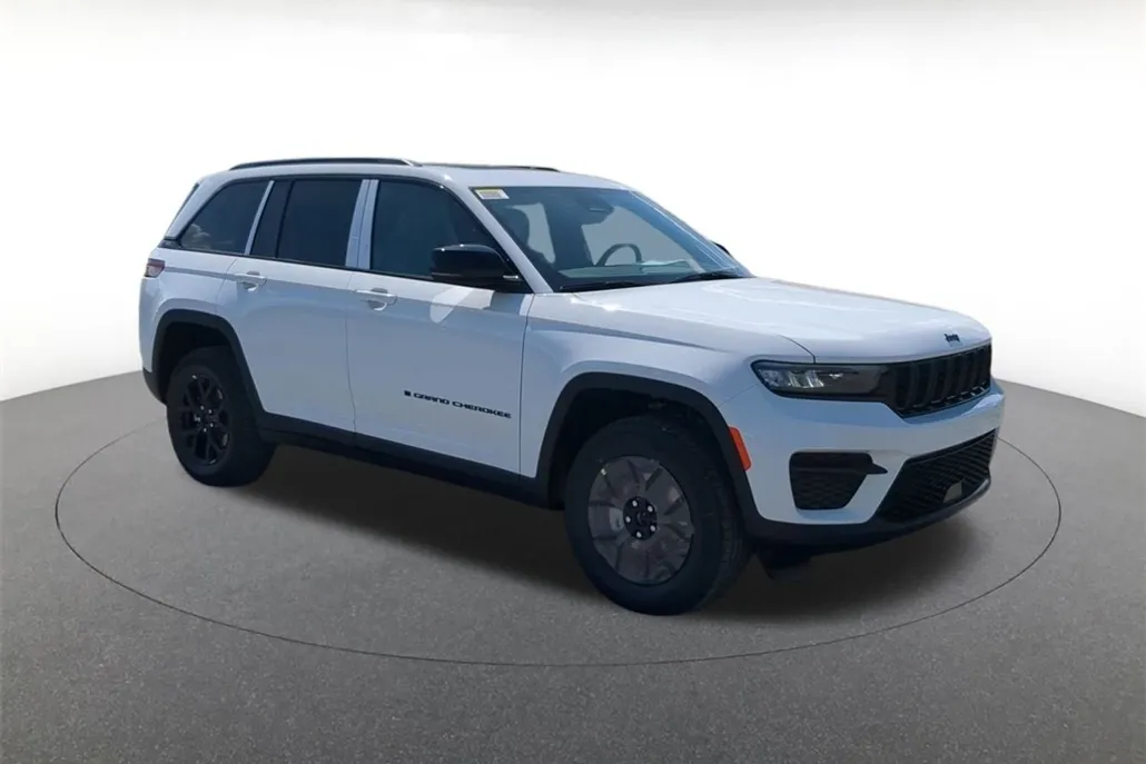 2025 Jeep Grand Cherokee Laredo Altitude photo 1