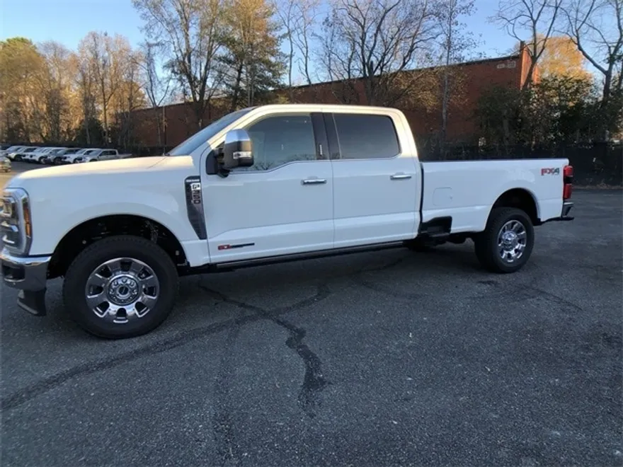 2024 Ford F-350 King Ranch photo 1