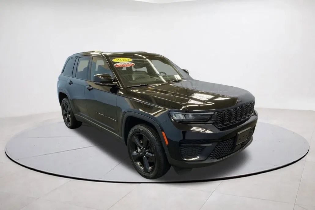 2023 Jeep Grand Cherokee Altitude photo 1