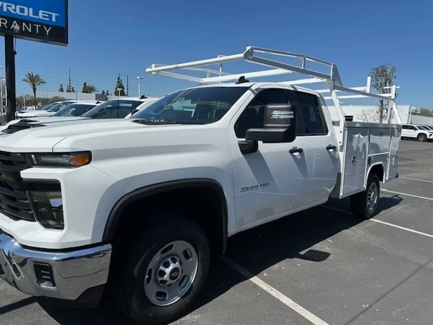 2025 Chevrolet Silverado 2500HD photo 1