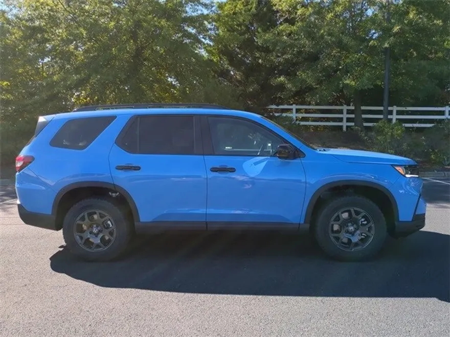 2025 Honda Pilot TrailSport photo 1