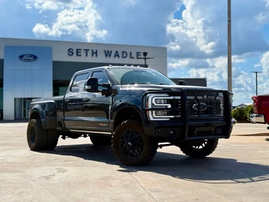 2023 Ford F-350 photo 1