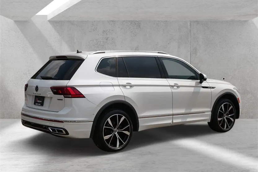 2022 Volkswagen Tiguan SEL Premium R-Line photo 1