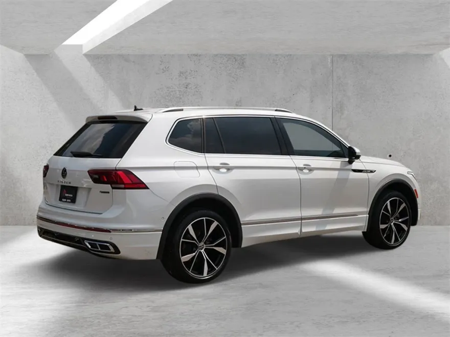 2022 Volkswagen Tiguan SEL Premium R-Line photo 1