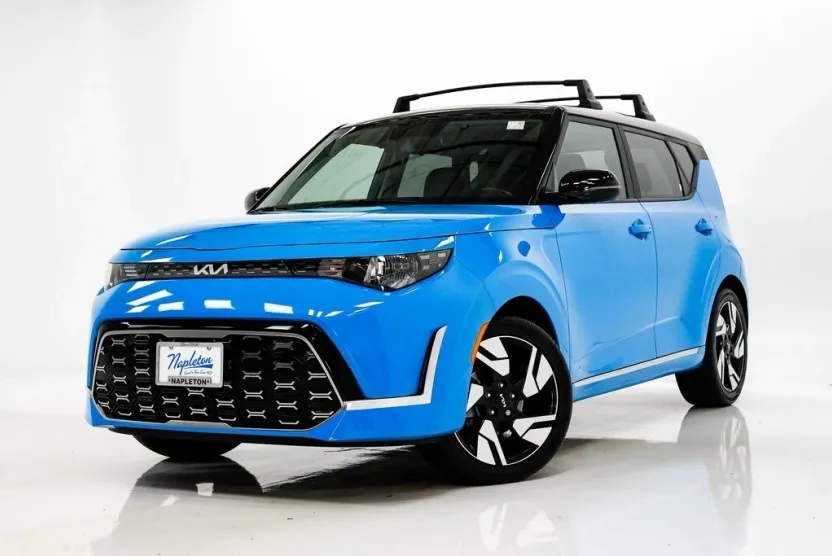 2023 Kia Soul GT-Line photo 1