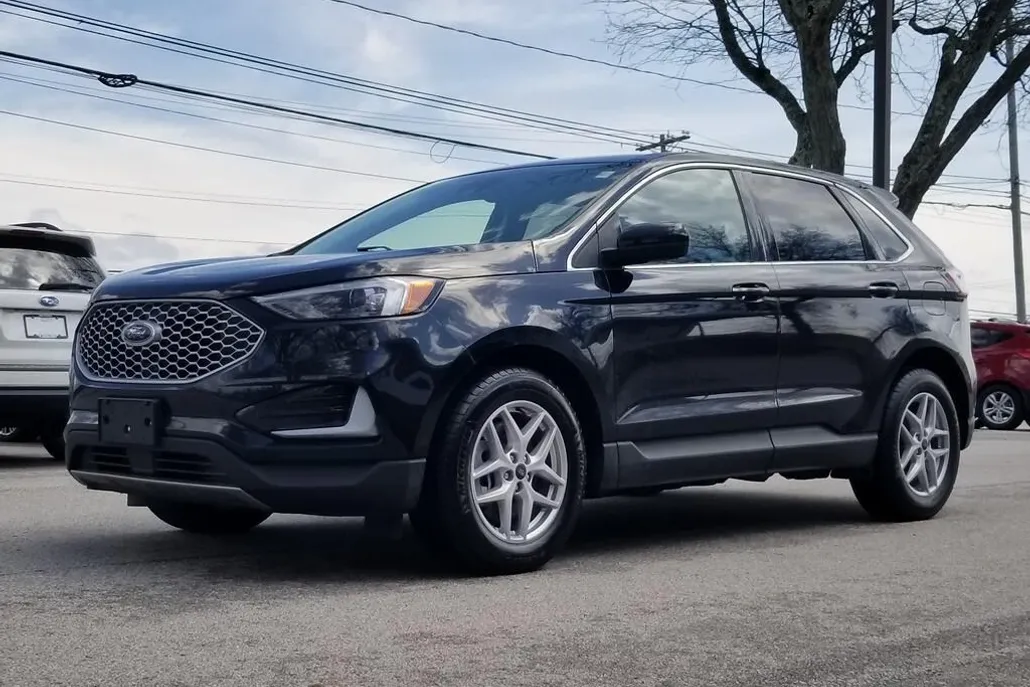 2024 Ford Edge SEL photo 1