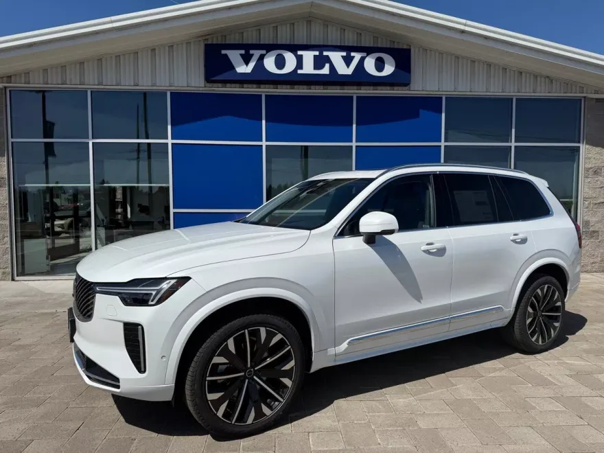 2025 Volvo XC90 B5 Plus photo 1