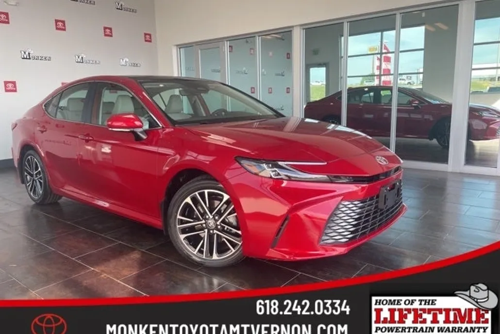 2025 Toyota Camry XLE photo 1