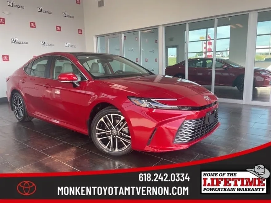 2025 Toyota Camry XLE photo 1