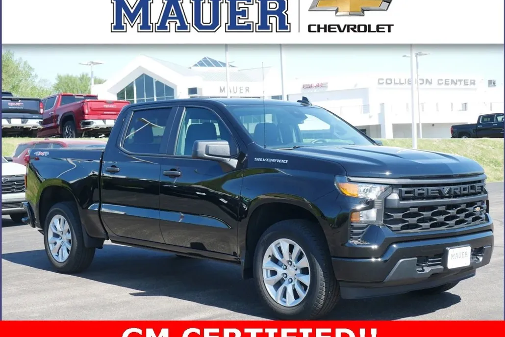 2024 Chevrolet Silverado 1500 Custom photo 1
