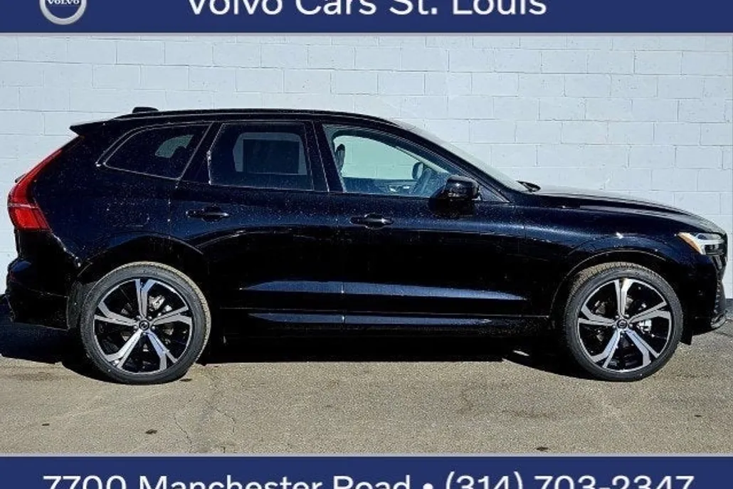 2025 Volvo XC60 B5 photo 1