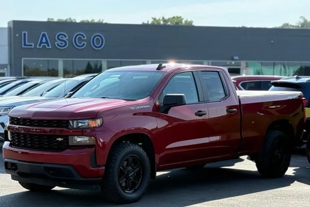 2020 Chevrolet Silverado 1500 Custom photo 1