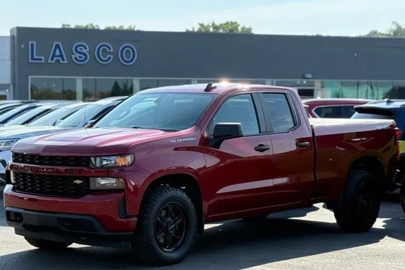 2020 Chevrolet Silverado 1500 Custom photo 1