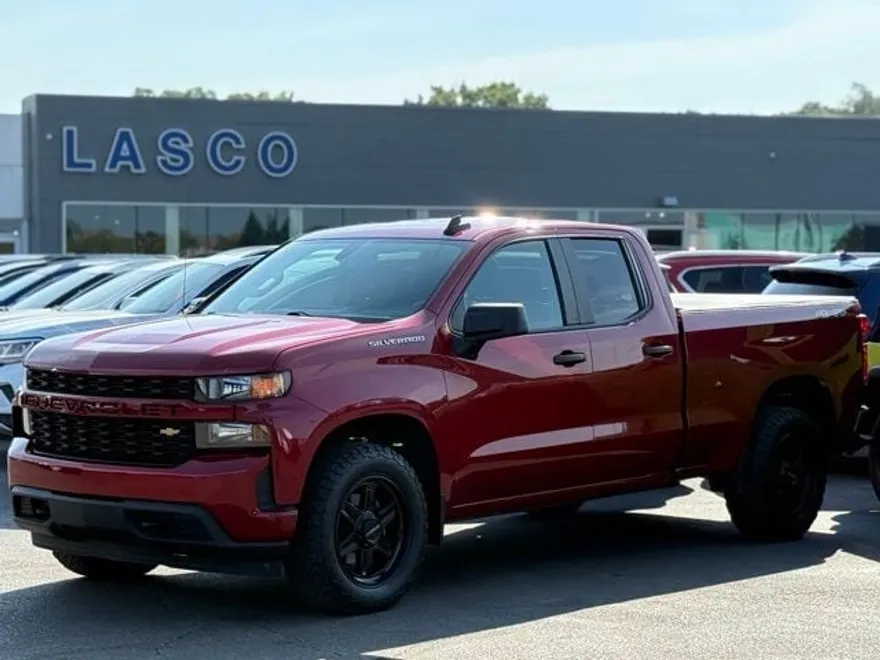 2020 Chevrolet Silverado 1500 Custom photo 1