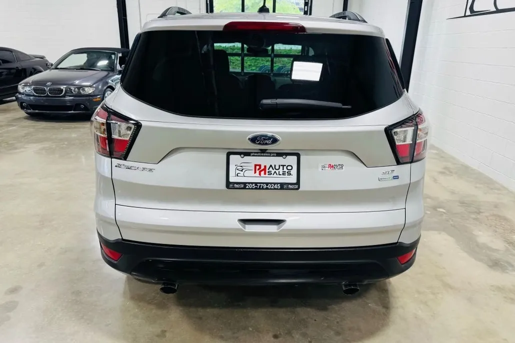 2018 Ford Escape SE Sport photo 1